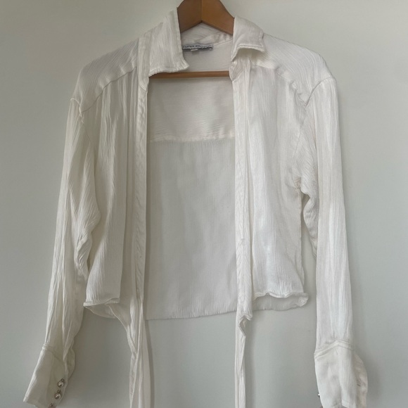 Karina Grimaldi tie front white shirt with pearl sleeve detail - Picture 2 of 4